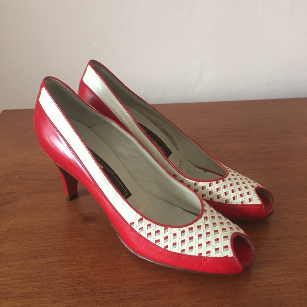 Bally vintage red and white  peep toe pumps 7N